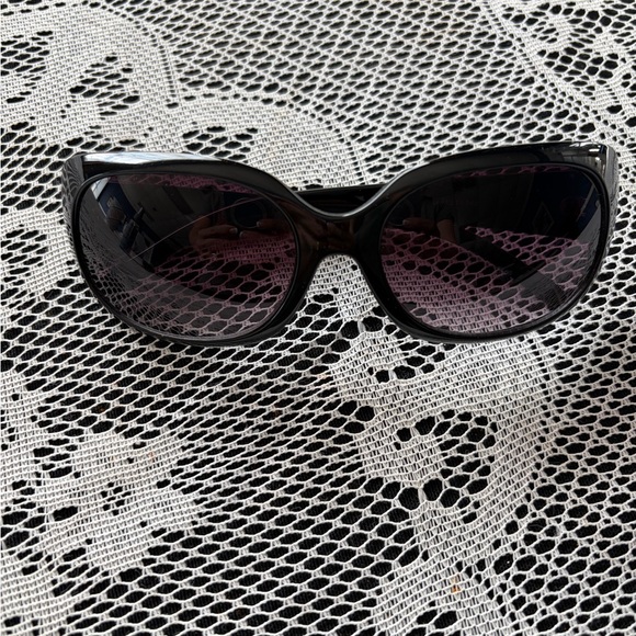 Daisy Fuentes Accessories - Daisy Fuentes Black Frame Sunglasses with Dark Gradient Lenses